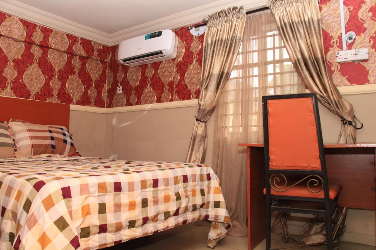 Aquatic Suites & Apartments Aliayabiagba Zewnętrze zdjęcie