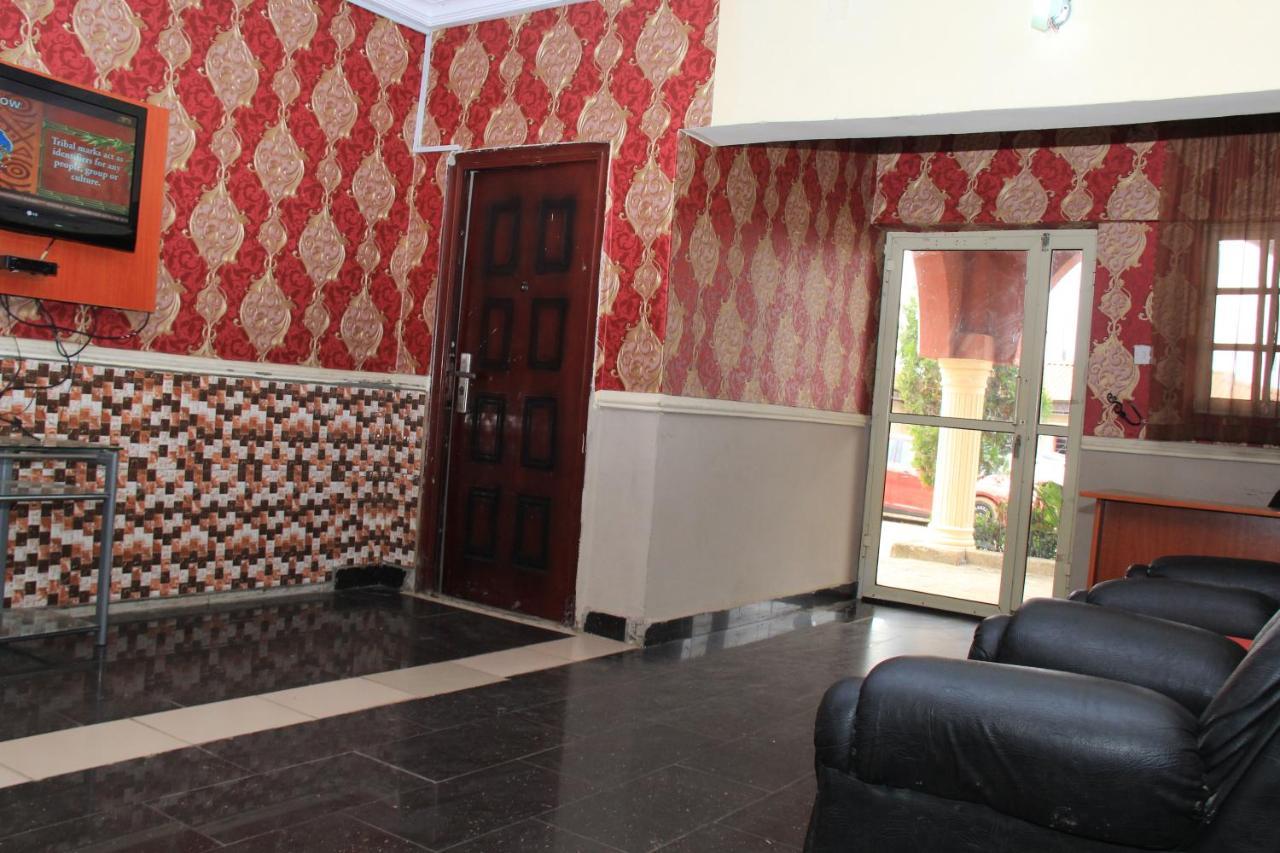 Aquatic Suites & Apartments Aliayabiagba Zewnętrze zdjęcie